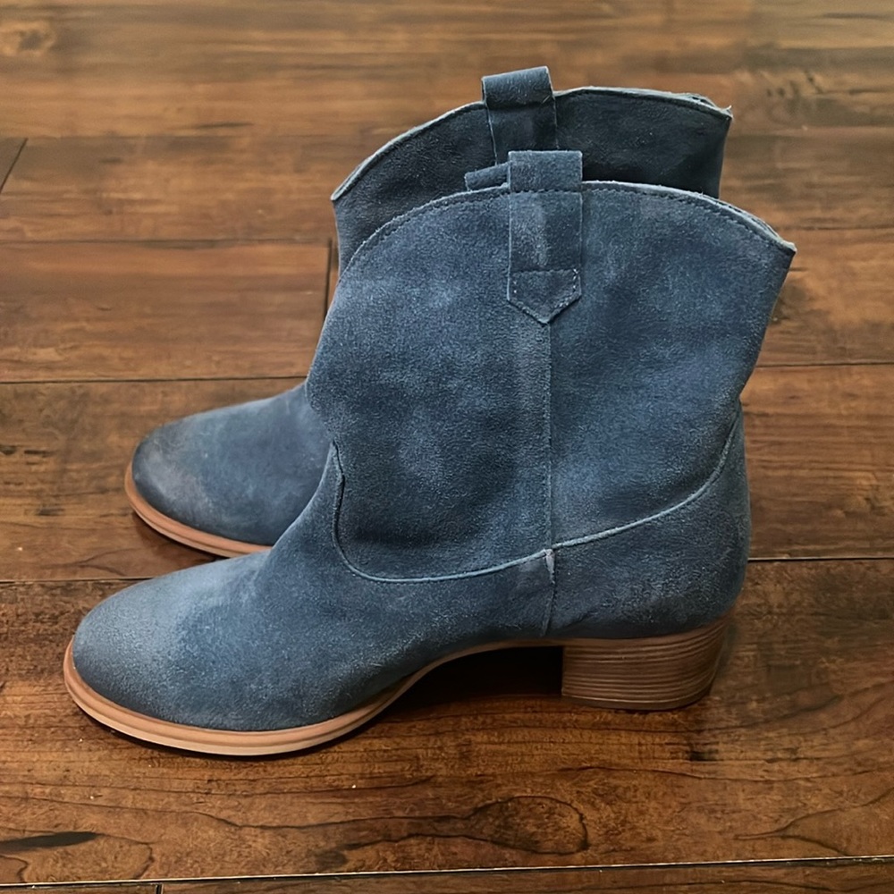 Women’s Blue Denim Suede Leather Booties. Size 39/Size 8.5. Brand New